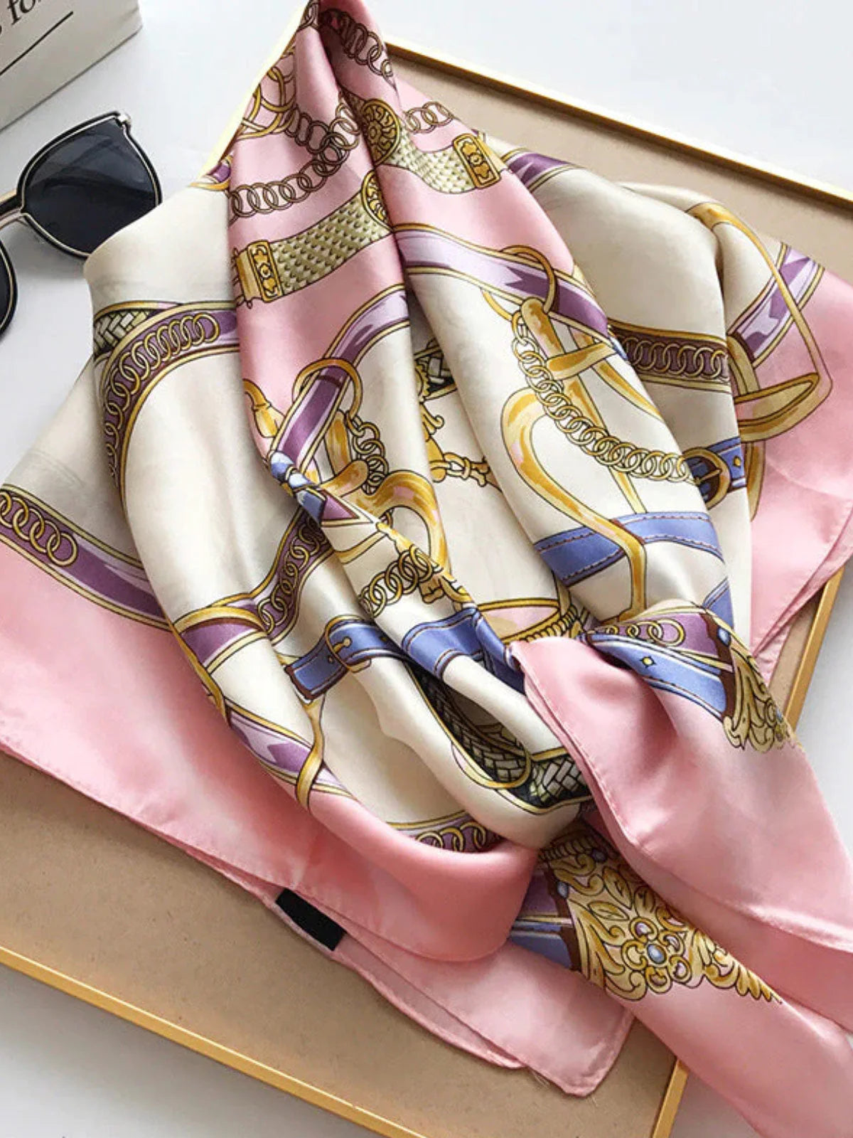 ✨ Foulard en Soie Premium – Collection Royale Iris Royale